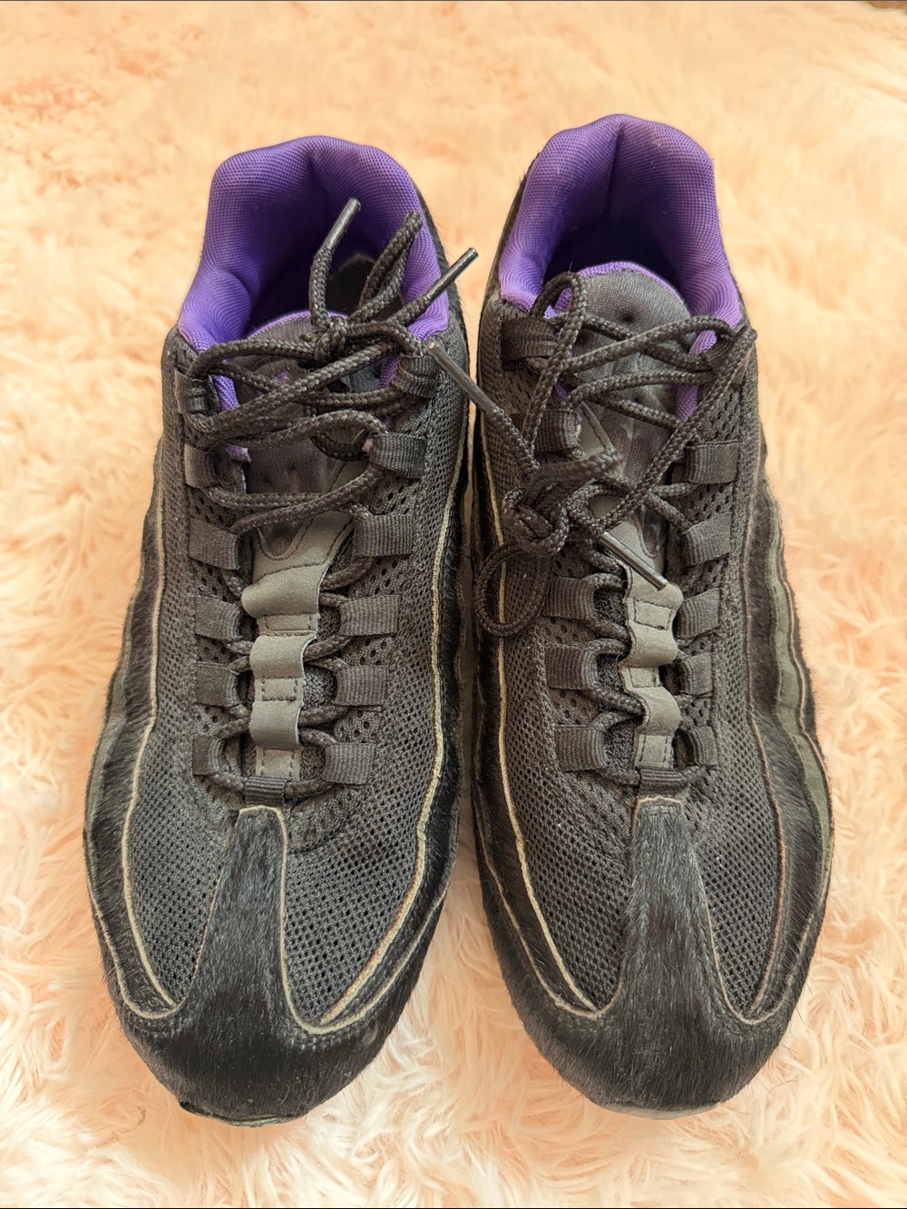 Nike Men's Black Sneakers with Purple Inner Lining